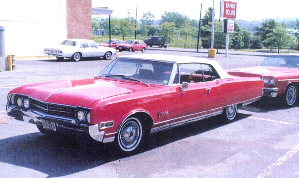 1966 Oldsmobile 98 - Red