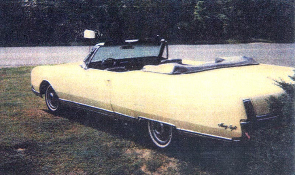 1967 Oldsmobile 98 - Saffron